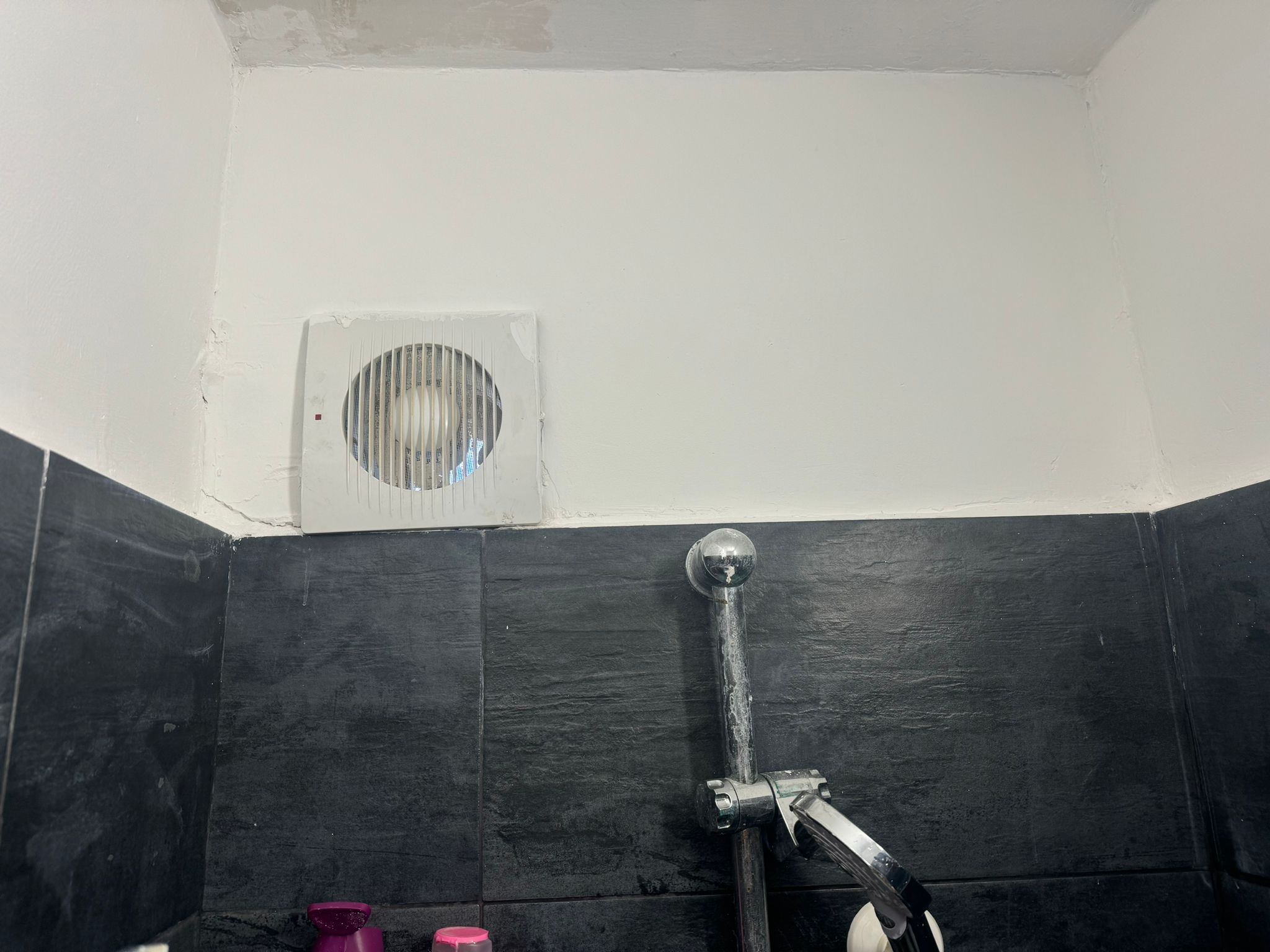 שיפוץ מקלחת מלא - תיקון נזקי מים